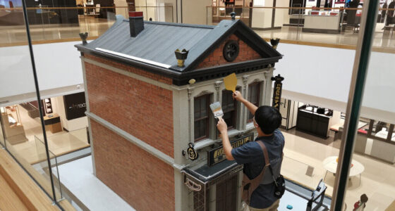 A Tiny Holdout Building In The Middle Of Macy’s Is Back In View